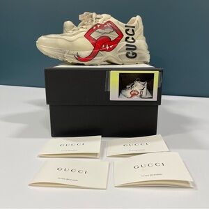 Gucci Ryton Vintage-Look Off-White Black Red Sneakers w Lips Logo SZ 38.5 /W 8.5